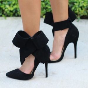 Aminah Abdul Jillil Shoes - SALE 🖤🖤Amina Abdul Jilli Black Bow Pumps Aminah Abdul Jillil Shoes - SALE 🖤🖤Amina Abdul Jilli Black Bow Pumps